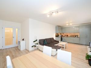 Pronájem bytu 3+kk, Praha - Vysočany, Oktábcových, 97 m2