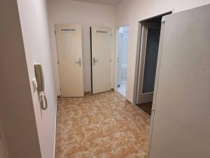 Pronájem bytu 2+kk, Praha - Letňany, Bechlínská, 50 m2