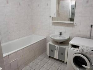 Pronájem bytu 2+kk, Praha - Letňany, Bechlínská, 50 m2