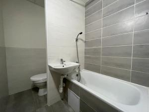 Pronájem bytu 2+kk, Litvínov, Valdštejnská, 35 m2