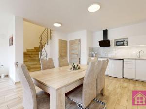 Prodej rodinného domu, Břeclav - Charvátská Nová Ves, Kapusty, 214 m2