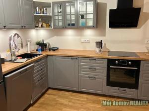 Pronájem bytu 2+kk, Praha - Vysočany, Smržových, 52 m2