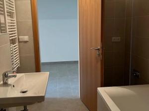 Pronájem bytu 2+kk, Praha - Vysočany, Smržových, 52 m2