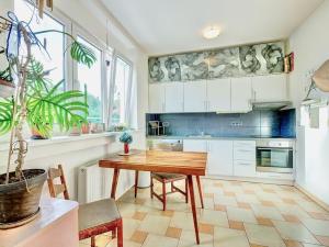 Prodej bytu 2+1, Praha - Dejvice, Mydlářka, 62 m2