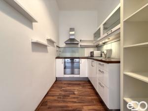 Pronájem bytu 2+kk, Praha, Žitomírská, 50 m2