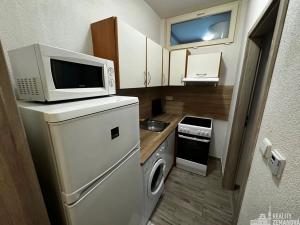 Pronájem bytu 2+kk, Praha - Strašnice, Révová, 38 m2