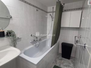 Pronájem bytu 2+1, Mariánské Lázně - Úšovice, Kubelíkova, 63 m2