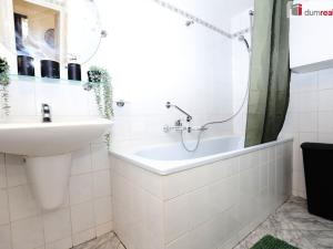 Pronájem bytu 2+1, Mariánské Lázně - Úšovice, Kubelíkova, 63 m2