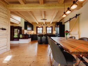 Prodej rodinného domu, Lužany, 425 m2