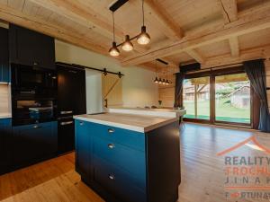 Prodej rodinného domu, Lužany, 425 m2