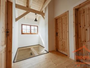 Prodej rodinného domu, Lužany, 425 m2