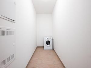 Pronájem bytu 2+kk, Praha - Karlín, U Mlýnského kanálu, 58 m2