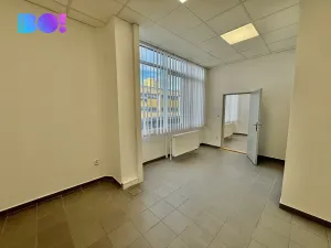 Pronájem kanceláře, Třinec, nám. Svobody, 61 m2