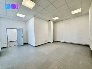Pronájem kanceláře, Třinec, nám. Svobody, 61 m2