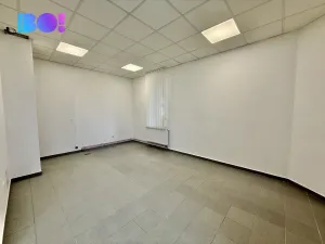 Pronájem kanceláře, Třinec, nám. Svobody, 61 m2