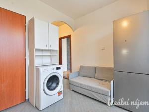 Pronájem bytu 1+1, Židlochovice, sídl. Družba, 30 m2