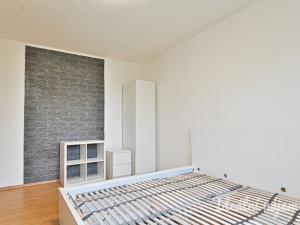 Pronájem bytu 1+1, Židlochovice, sídl. Družba, 30 m2