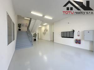 Pronájem obchodního prostoru, Jaroměř, Jezbinská, 391 m2