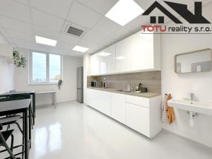 Pronájem obchodního prostoru, Jaroměř, Jezbinská, 391 m2