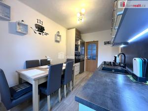 Prodej bytu 2+1, Cheb - Dolní Dvory, Pražská, 64 m2