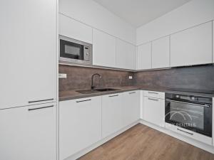 Pronájem bytu 2+kk, Praha, Líbalova, 46 m2