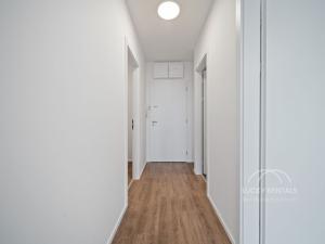 Pronájem bytu 2+kk, Praha, Líbalova, 46 m2