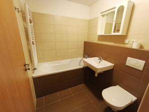 Pronájem bytu 1+kk, Praha - Ďáblice, Hořínecká, 41 m2