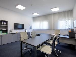 Pronájem kanceláře, Praha - Uhříněves, Přátelství, 62 m2