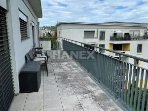 Pronájem bytu 3+kk, Praha - Hloubětín, Nademlejnská, 140 m2