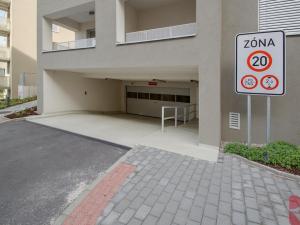 Pronájem bytu 2+kk, Praha - Modřany, Kolmanova, 61 m2