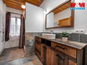 Prodej rodinného domu, Polička - Lezník, 260 m2