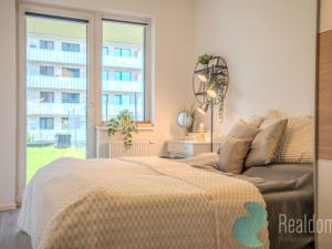 Prodej bytu 2+kk, Praha, Zvěřinova, 60 m2