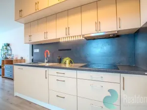 Prodej bytu 2+kk, Praha, Zvěřinova, 60 m2