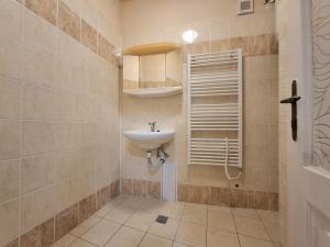 Pronájem bytu 2+1, Dobruška, Šubertovo nám., 70 m2