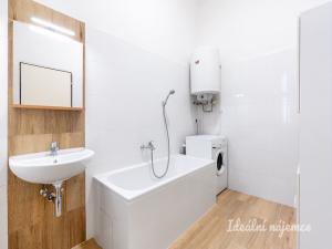 Pronájem bytu 2+1, Praha - Nusle, Mikuláše z Husi, 80 m2