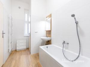 Pronájem bytu 2+1, Praha - Nusle, Mikuláše z Husi, 80 m2