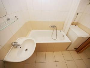 Pronájem bytu 2+1, Praha - Vinohrady, U vinohradské nemocnice, 53 m2