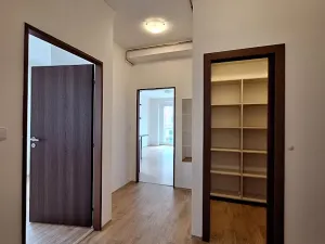 Pronájem bytu 2+kk, Praha - Strašnice, Černokostelecká, 47 m2