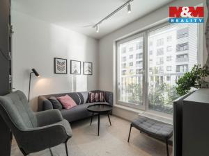 Prodej bytu 1+kk, Praha - Uhříněves, Oty Bubeníčka, 32 m2