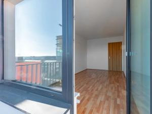 Pronájem bytu 2+kk, Praha - Vysočany, Strnadových, 55 m2