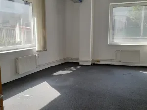 Pronájem kanceláře, Třebíč, Komenského nám., 25 m2