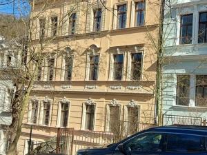 Prodej podílu 50/50 bytu 3+1, Karlovy Vary, Moravská, 77 m2