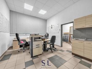 Prodej výrobních prostor, Milovice, Italská, 1819 m2