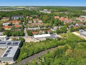 Prodej výrobních prostor, Milovice, Italská, 1819 m2