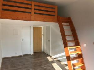 Pronájem bytu 1+kk, Praha - Vysočany, Freyova, 25 m2