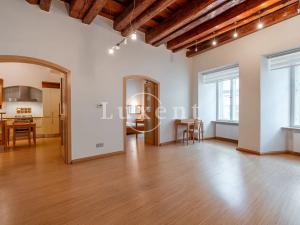 Pronájem bytu 2+1, Praha - Malá Strana, Mostecká, 80 m2