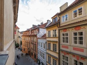 Pronájem bytu 2+1, Praha - Malá Strana, Mostecká, 80 m2