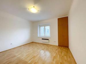 Pronájem bytu 1+kk, Praha - Nusle, Hvězdova, 29 m2