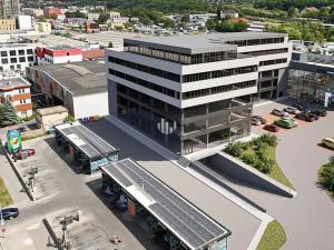 Pronájem kanceláře, Praha - Vysočany, Poděbradská, 1542 m2