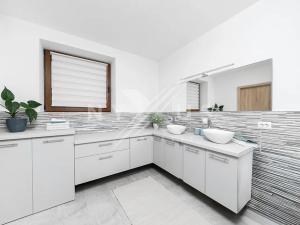 Prodej rodinného domu, Krakovany, 163 m2